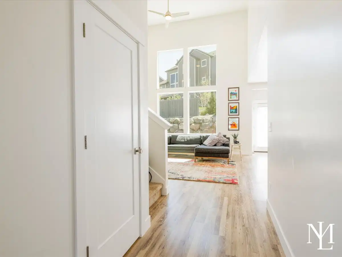 14833 S Springtime Rd Draper Home's Entryway
