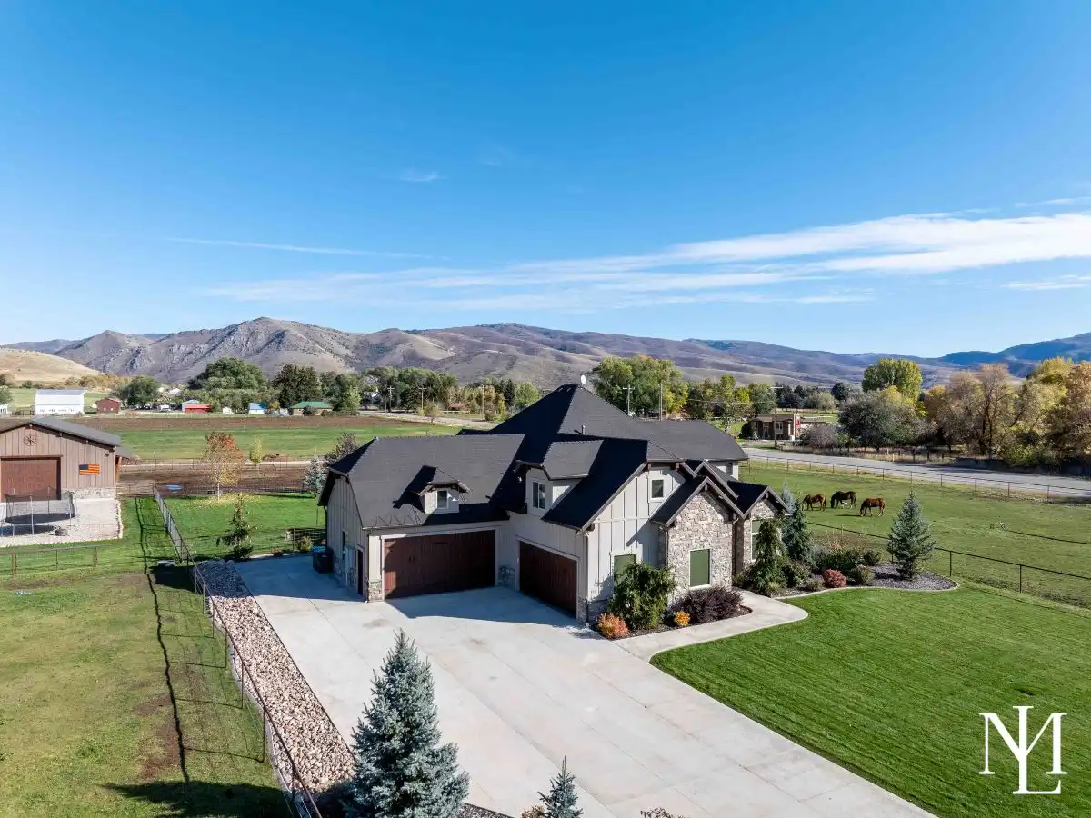 152 N 8750 E Huntsville, Utah 84317 Home's Aerial View