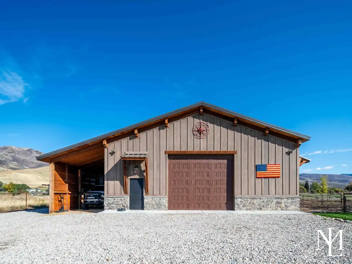 152 N 8750 E Huntsville, Utah 84317 Equestrian Barn