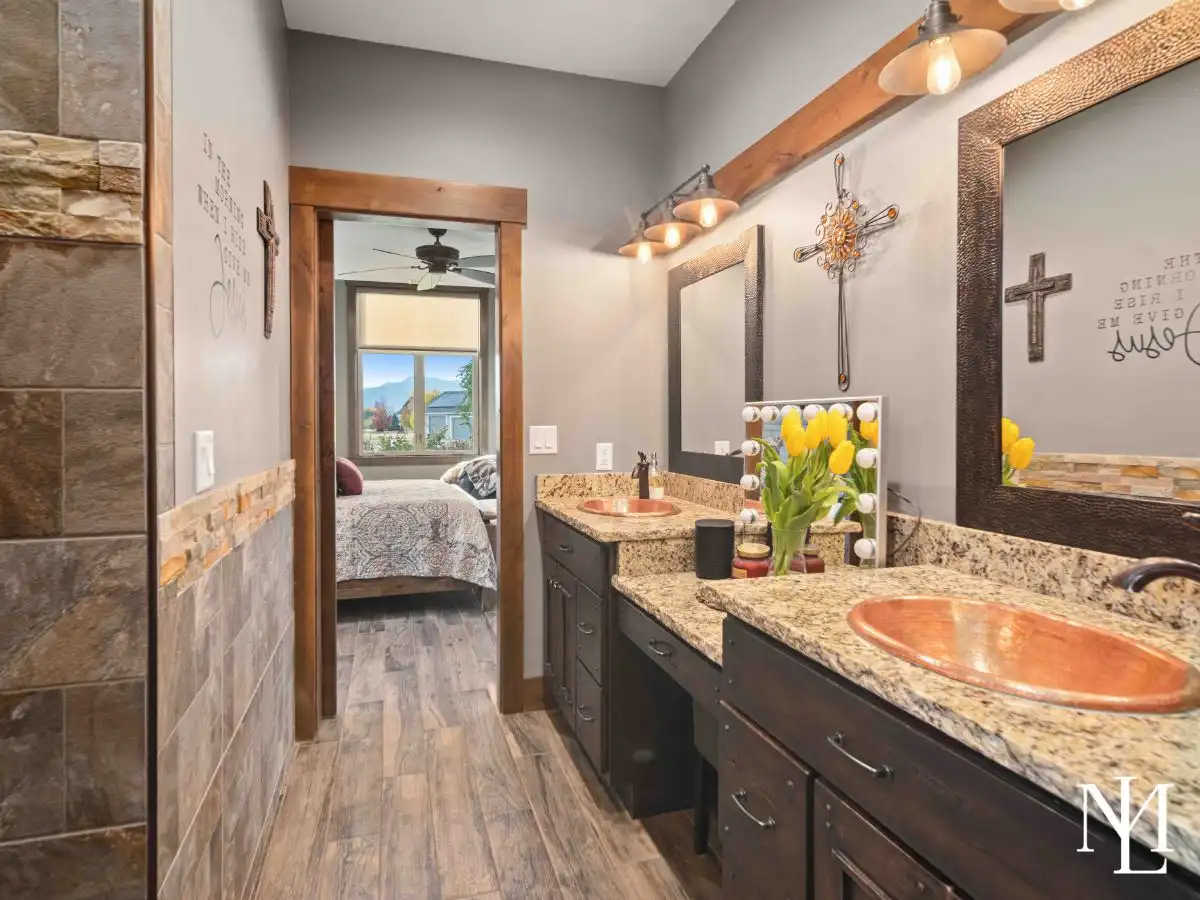 152 N 8750 E Huntsville, Utah 84317 Home's Ensuite Bathroom