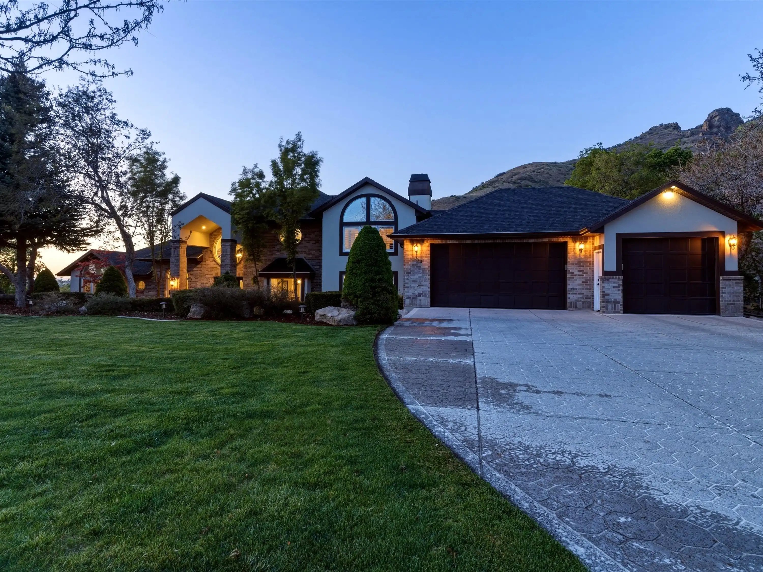 3311-cove-cir-layton-hero