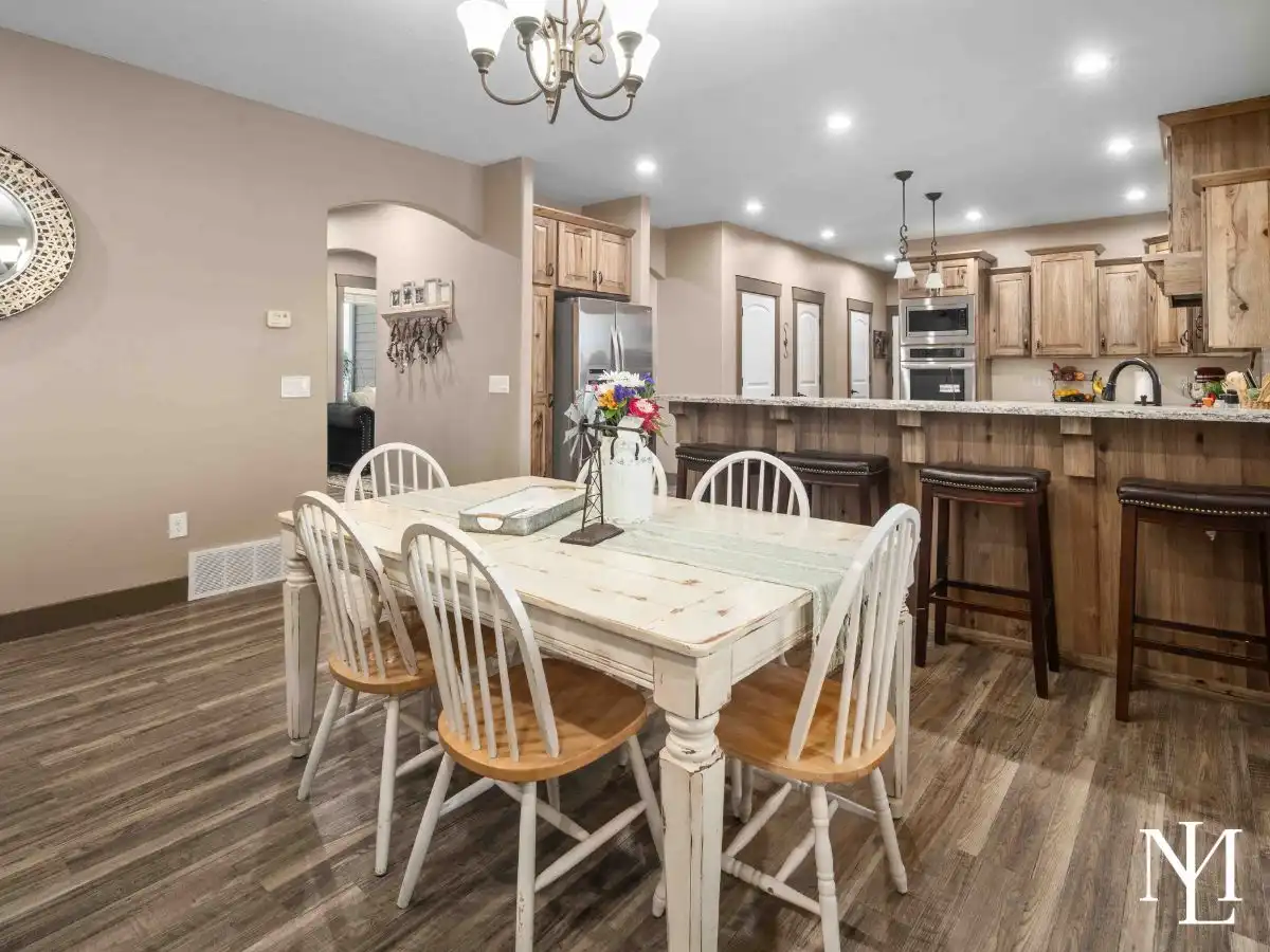 3736 W Hammon Ln Syracuse, Utah 84075 Home's Dining Area