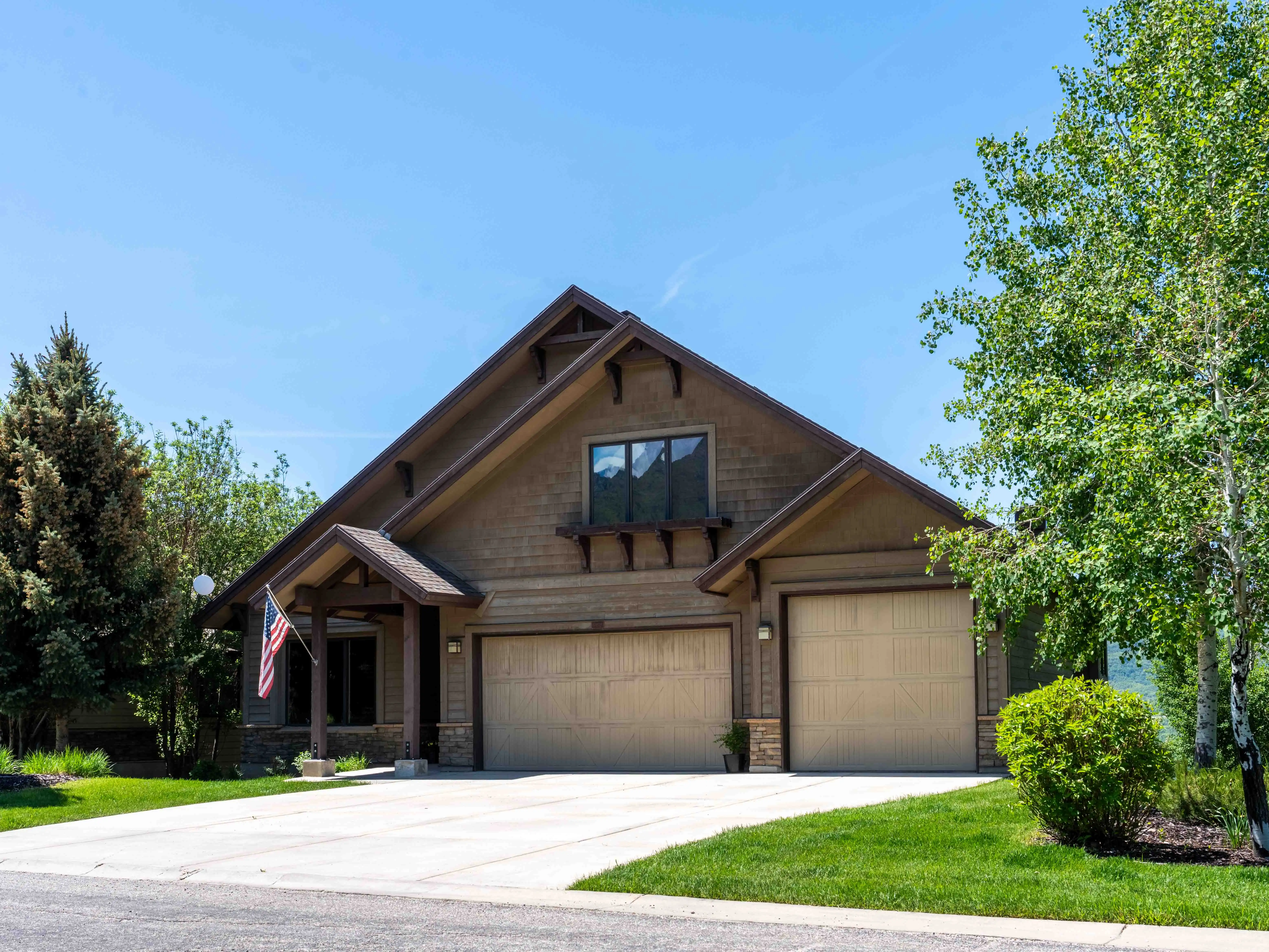 3952_E_Big_Horn_Pkwy-1