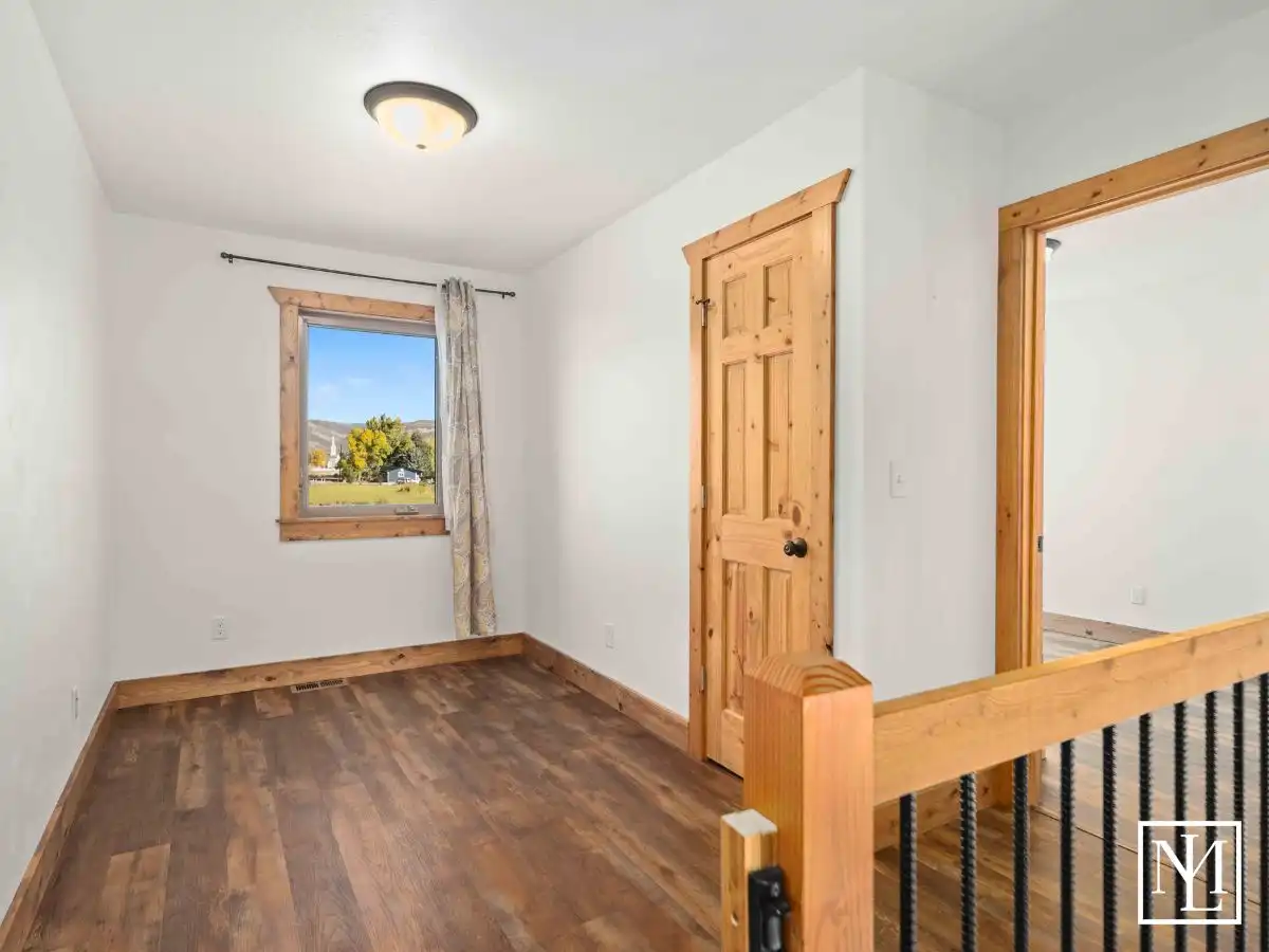 4068 N 3300 E Liberty Utah Hallway