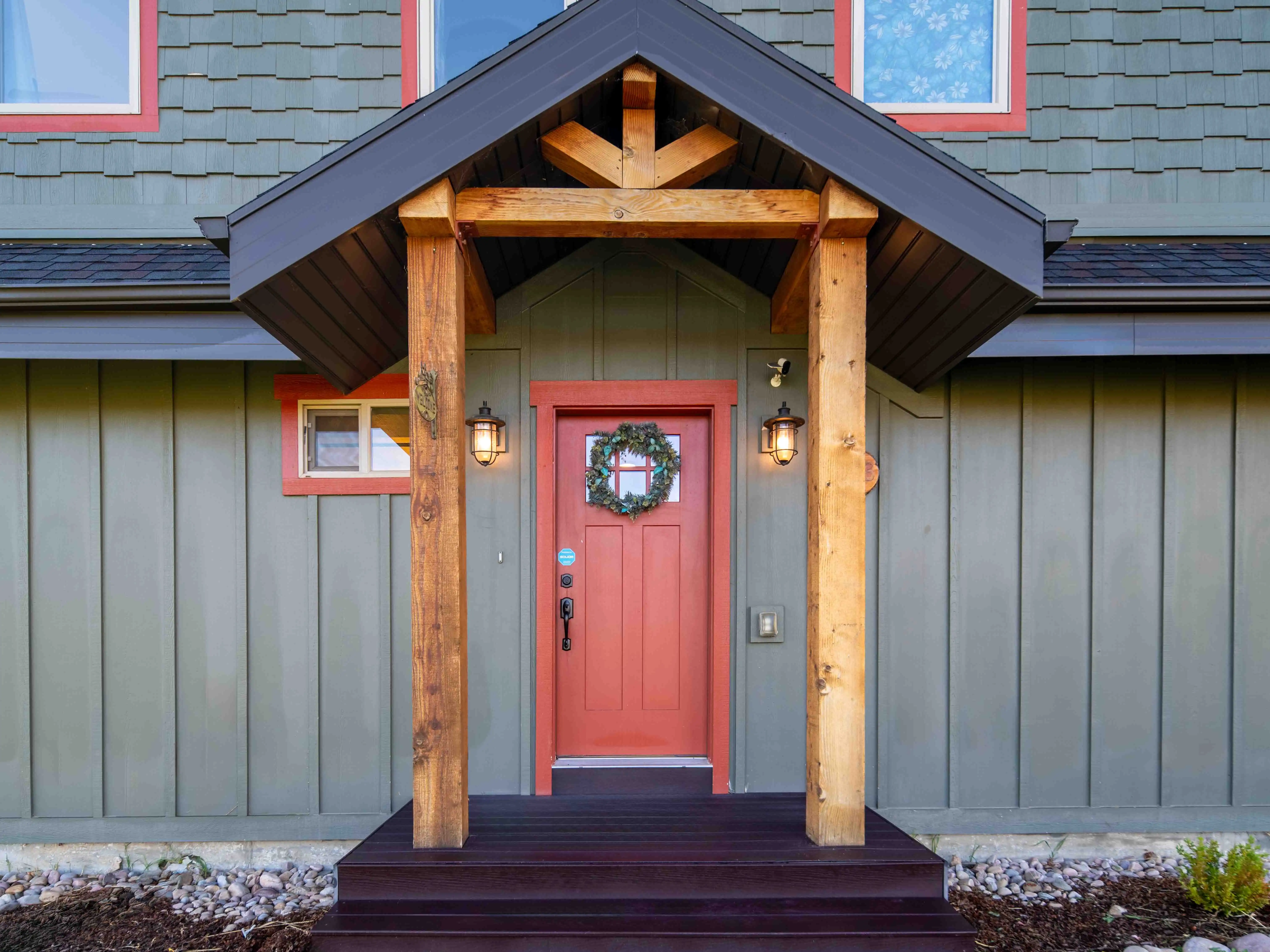 4068-n-3300-e-home-exterior