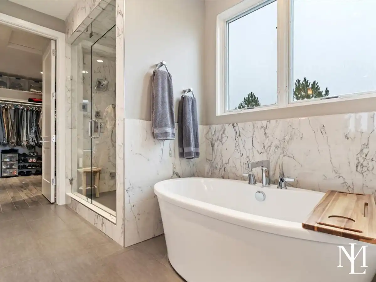 4357 N 4150 E Eden, Utah 84310 Home's Soaking Tub