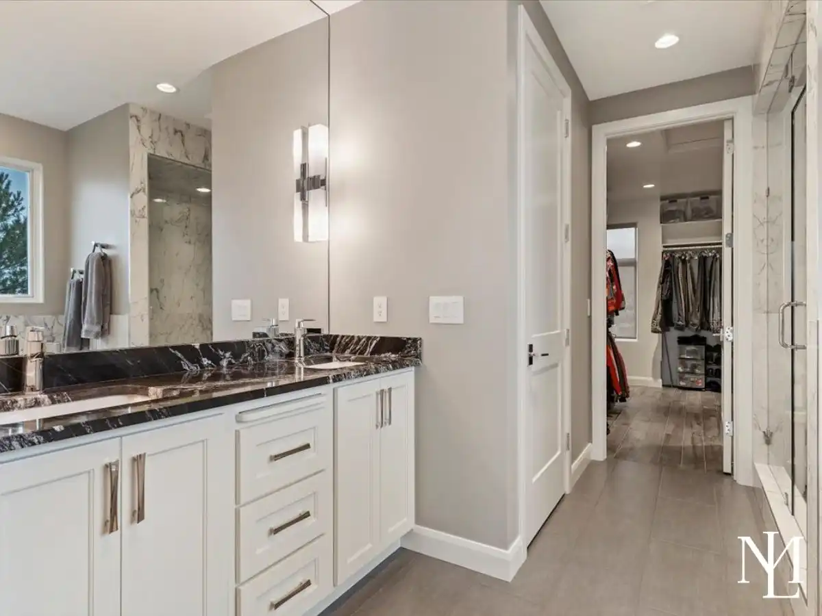 4357 N 4150 E Eden, Utah 84310 Home's Bathroom