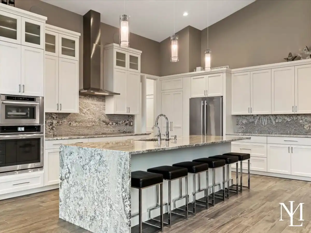 4357 N 4150 E Eden, Utah 84310 Home's Chef's Kitchen