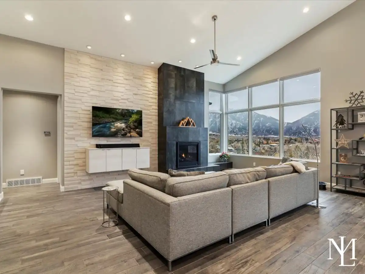 4357 N 4150 E Eden, Utah 84310 Home's Living Room and Grand Fire Place