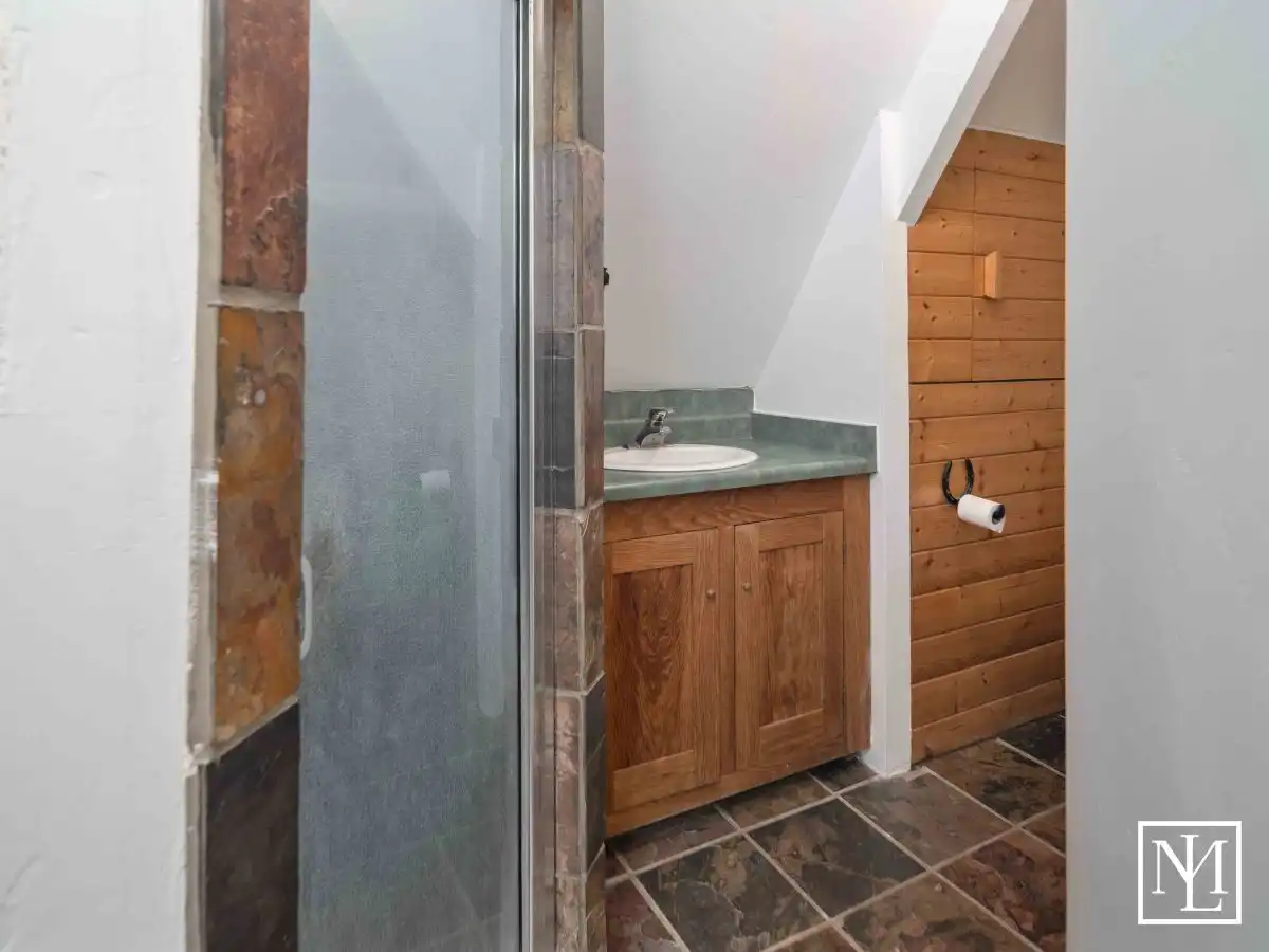 4410 Upper Aspen Loop Home Bathroom