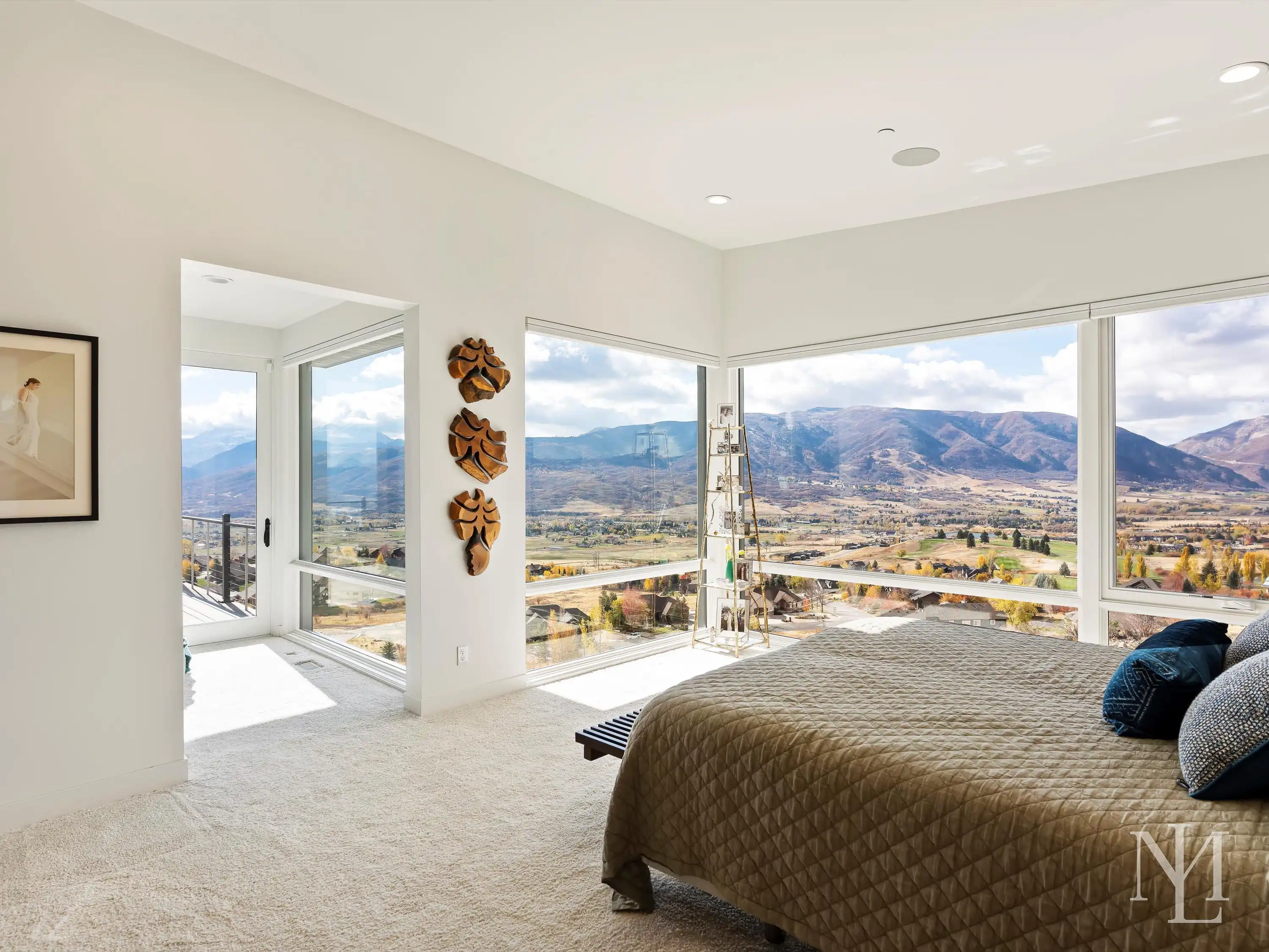 5731 Porcupine Ridge Dr Eden, UT 84310 Home's Primary Bedroom