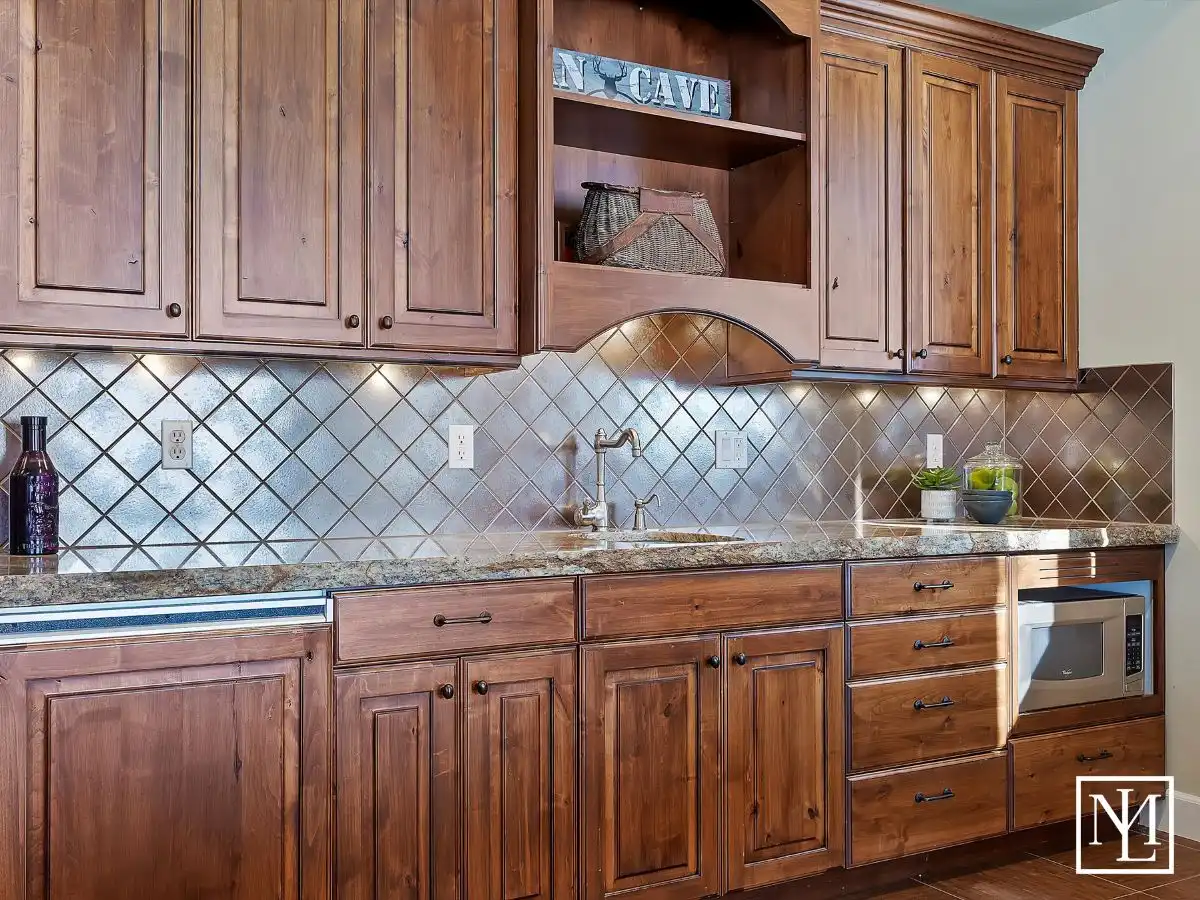 The property 5932 E Big Horn Pkwy features a sleek kitchenette in the walk-out