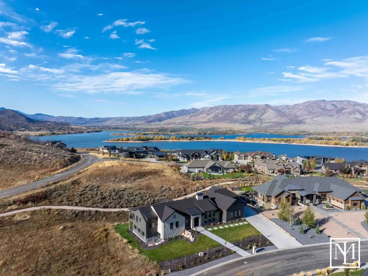 6188 E Hummingbird Pt Huntsville, UT Home Exterior With Pineview Reservoir Nearby