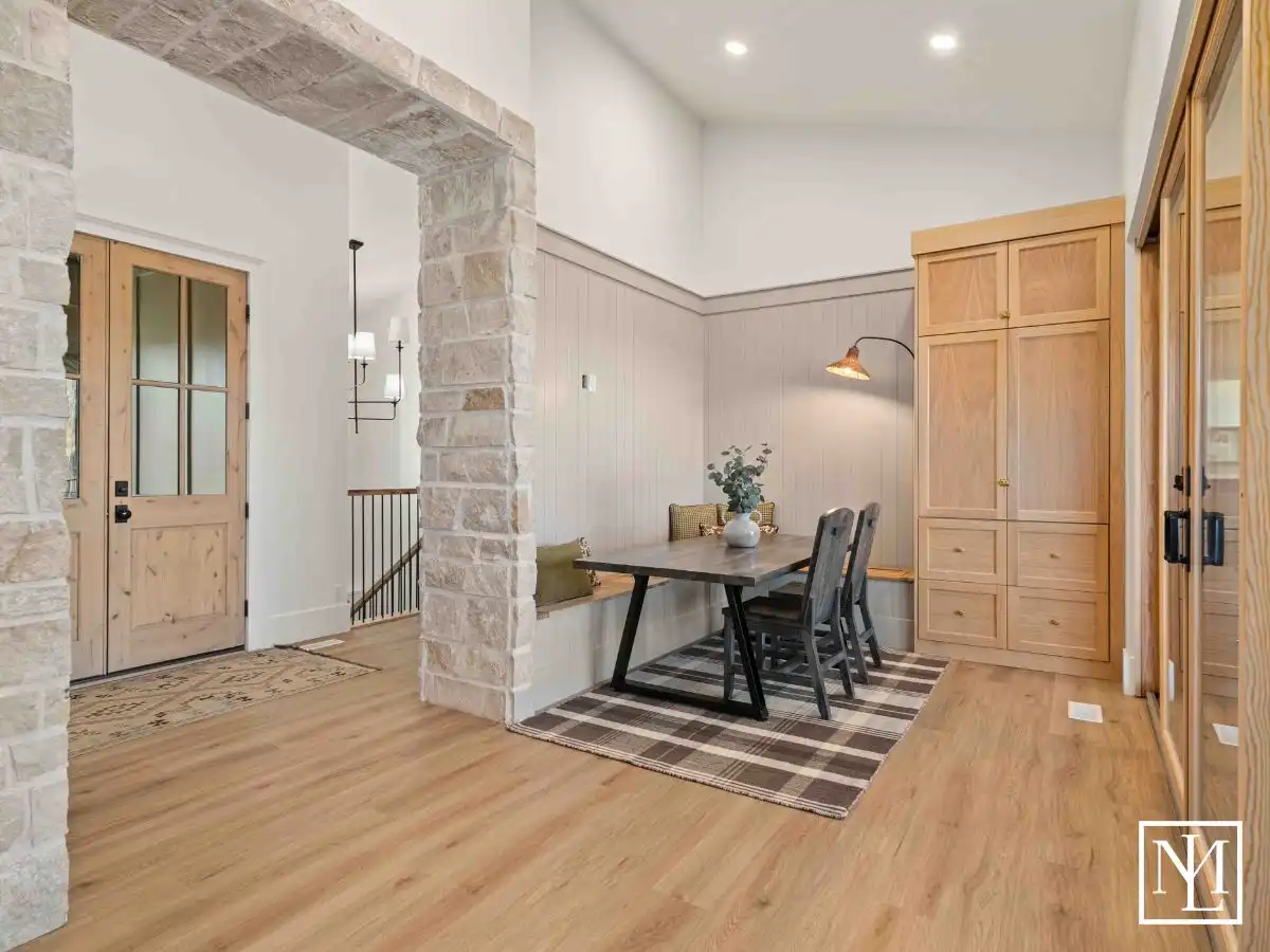 6188 E Hummingbird Pt Huntsville, UT Dining Room