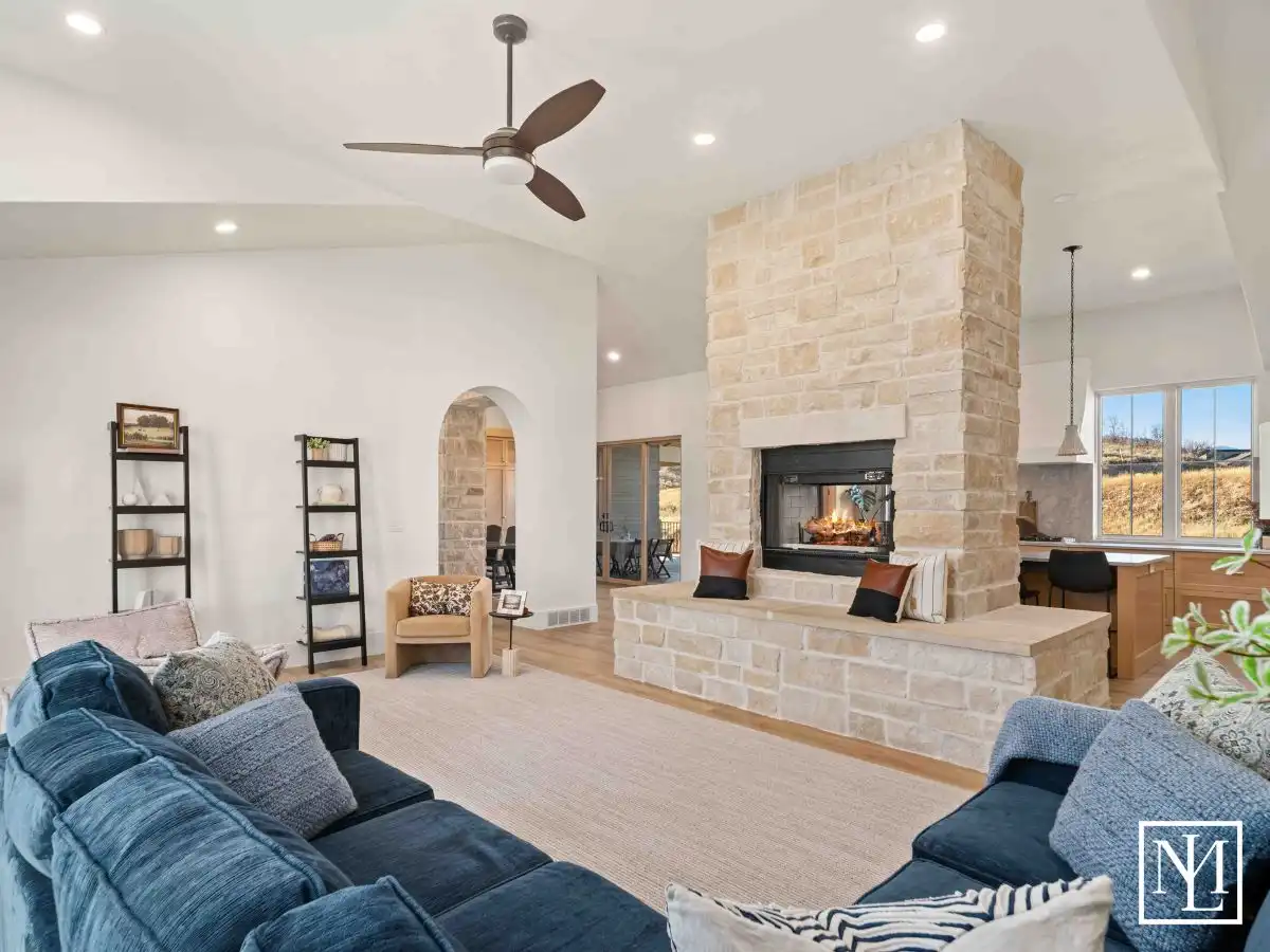 6188 E Hummingbird Pt Huntsville, UT Double Sided Fire Place
