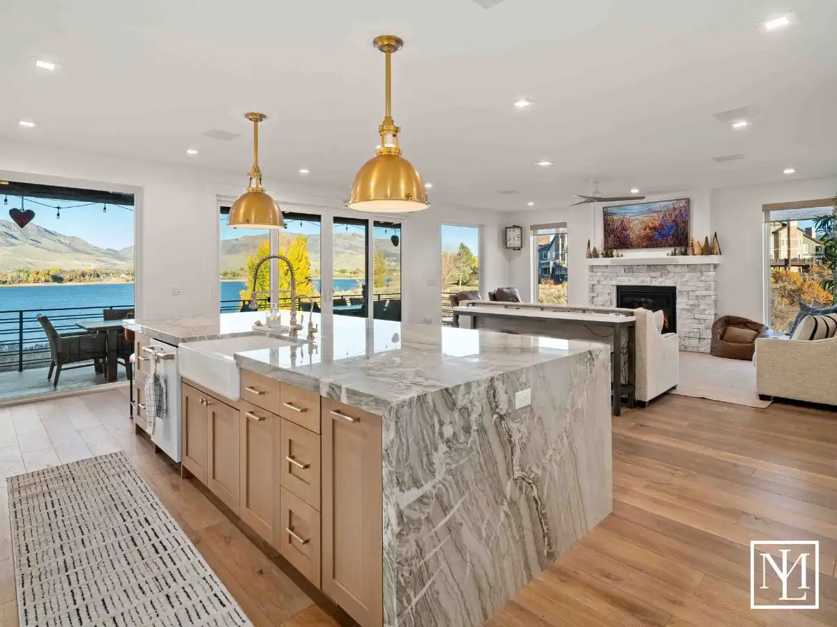 6384 E 725 S 49 Huntsville, UT Home's Chef's Kitchen