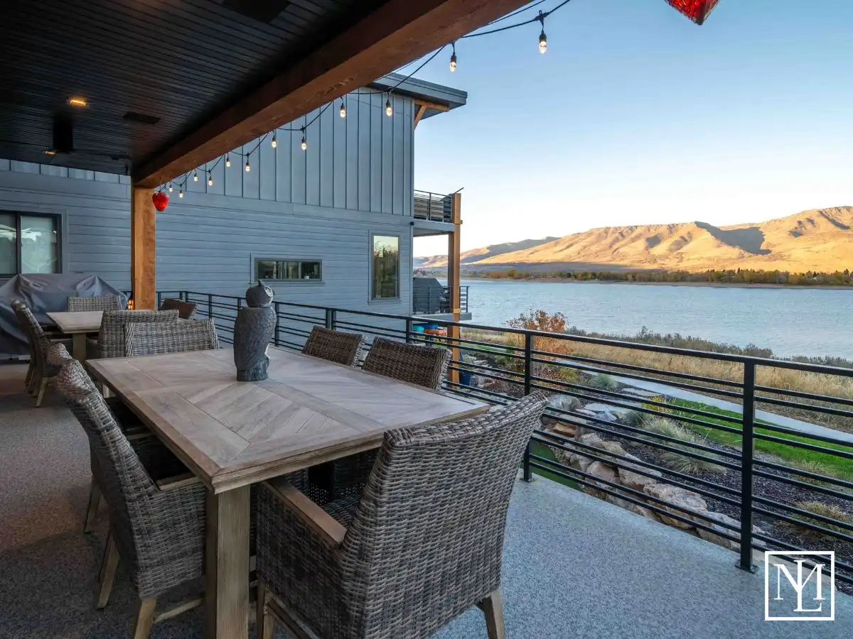 6384 E 725 S 49 Huntsville, UT Home's Balcony View