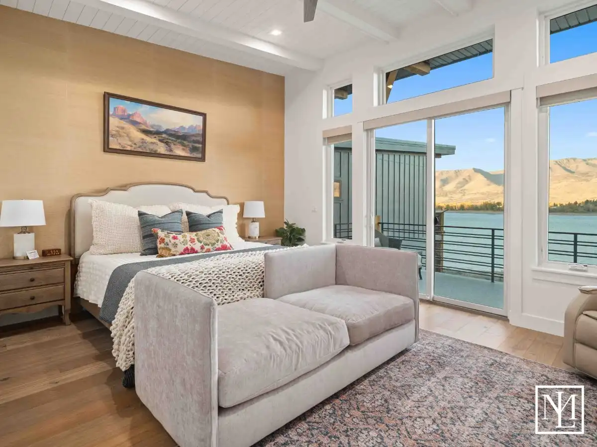 6384 E 725 S 49 Huntsville, UT Home's Bedroom