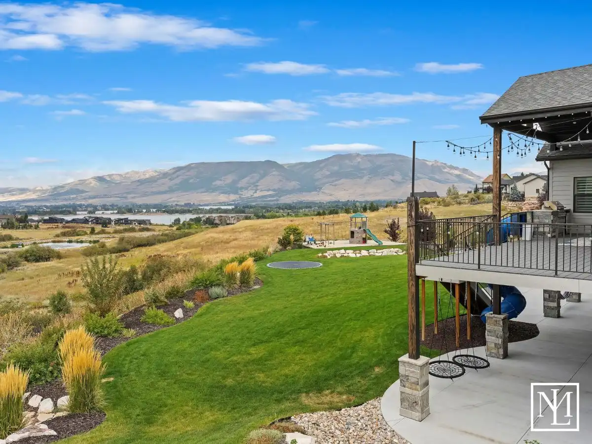 6462 Summit CV Huntsville, UT Home's Backyard