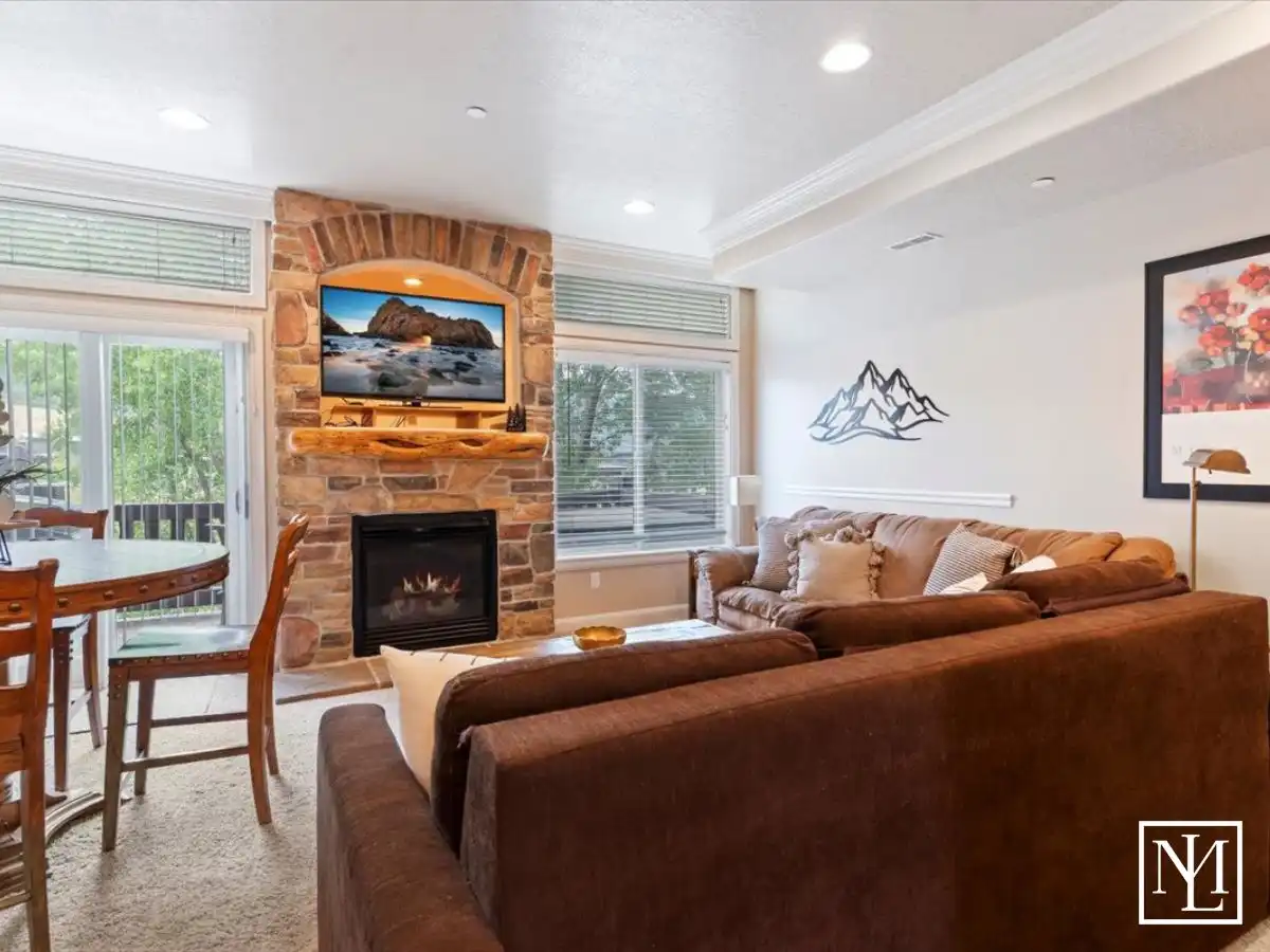 6486 E Hwy 39 No. 47 Living Room With Fireplace