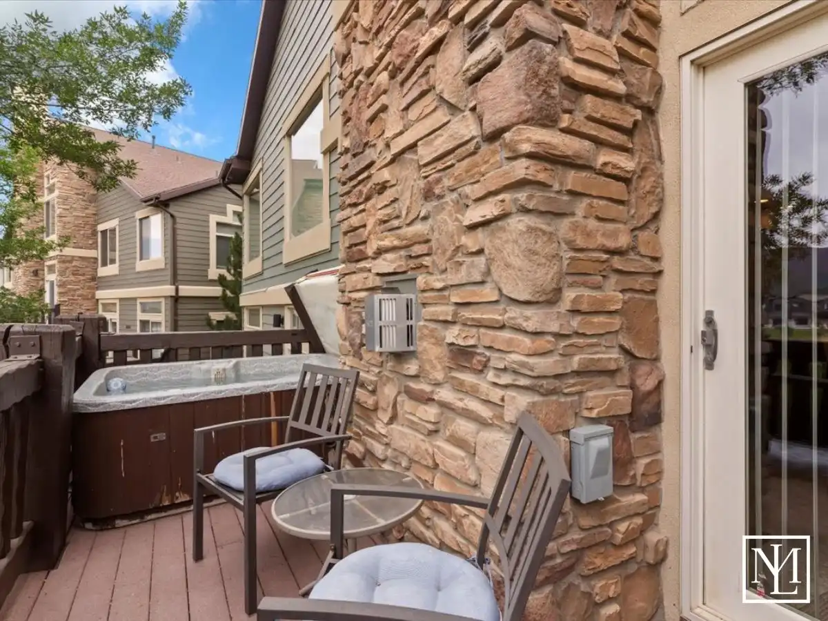 6486 E Hwy 39 No. 47 Private Hot Tub