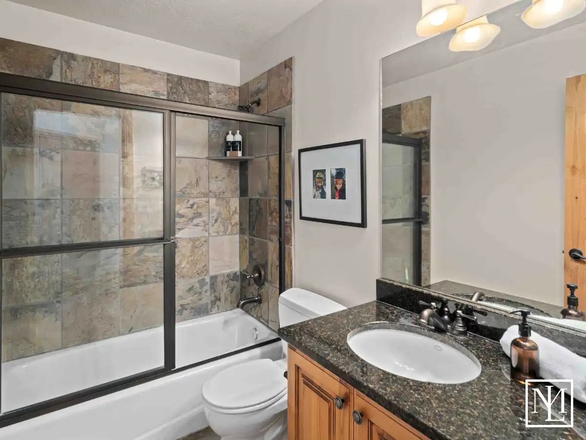 6486 E Hwy 39 64 Huntsville Utah Home Bathroom