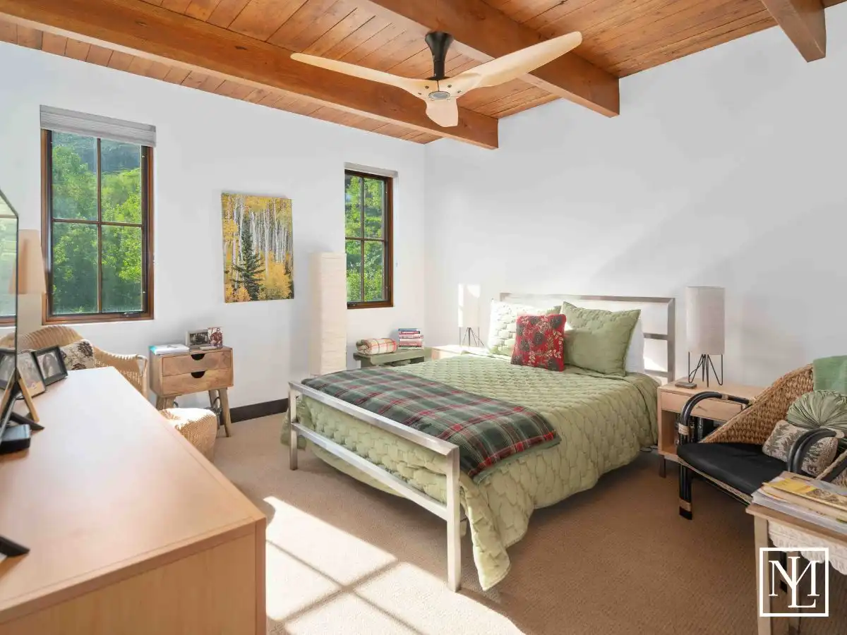 6762 E6675 N A Second Bedroom