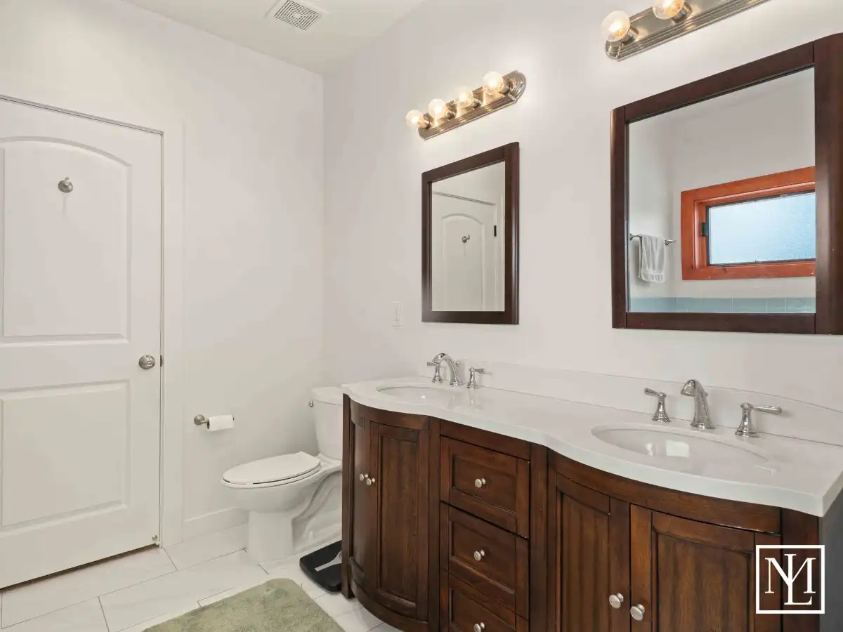 6809 E 6725 N Eden, Utah 84310 Home's Bathroom