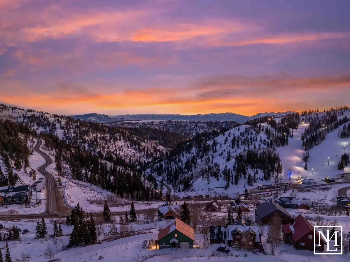 6809 E 6725 N Eden, Utah 84310 Ski in Ski Out Home by the Slopes