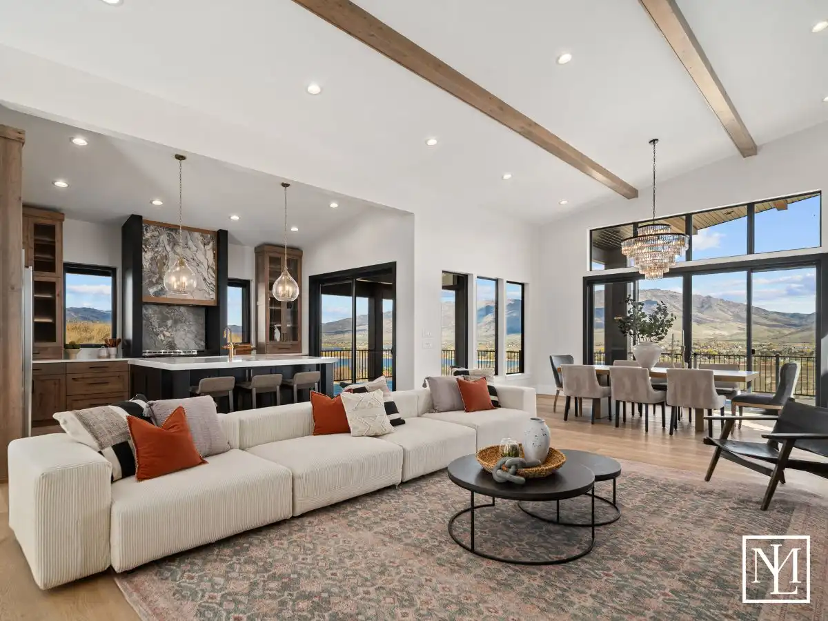 6858 E Summit Peak Cir Huntsville, Utah 84317 Open Concept Living Spaces