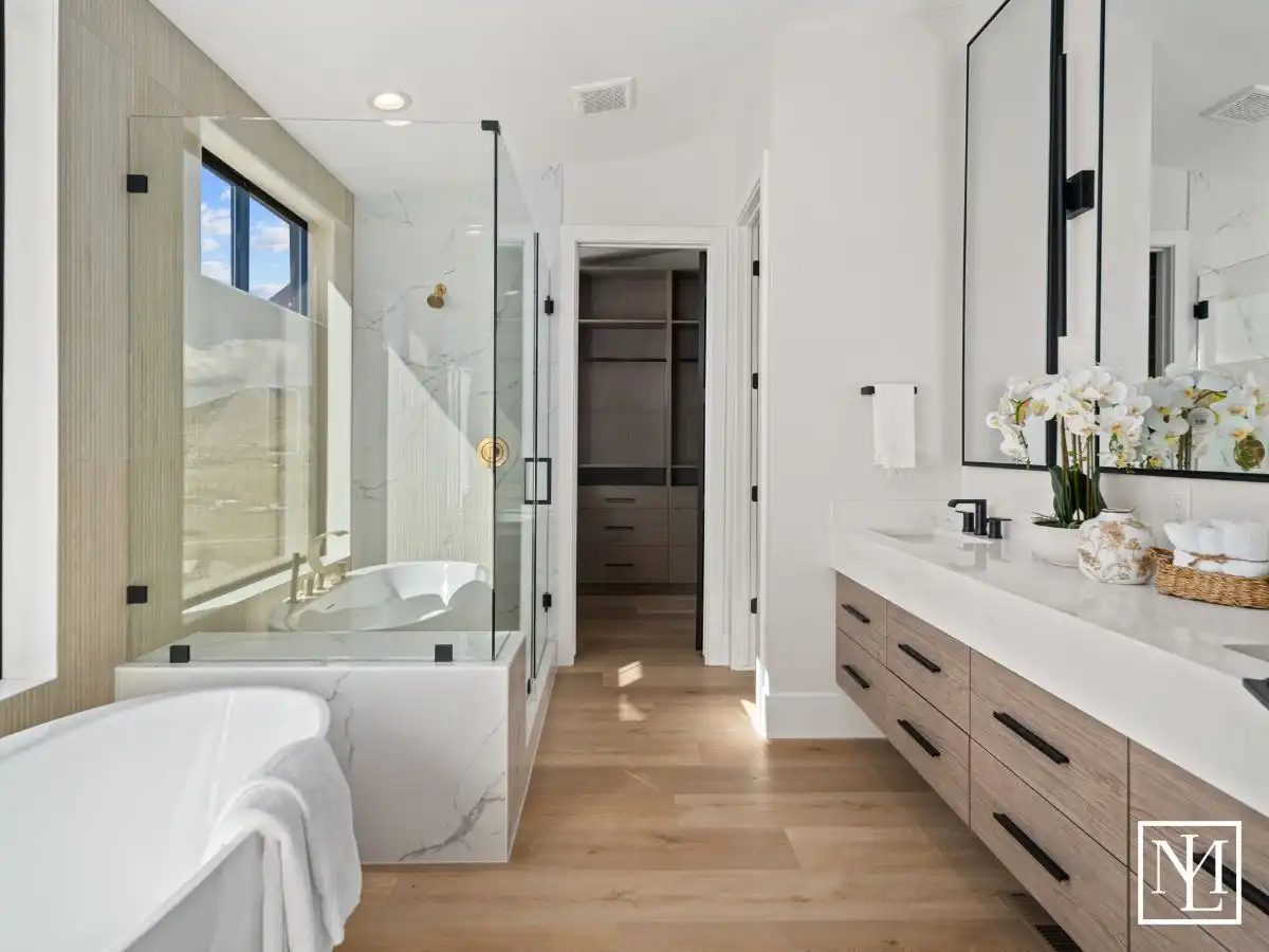 6858 E Summit Peak Cir Huntsville, Utah 84317 Primary Luxury Bath