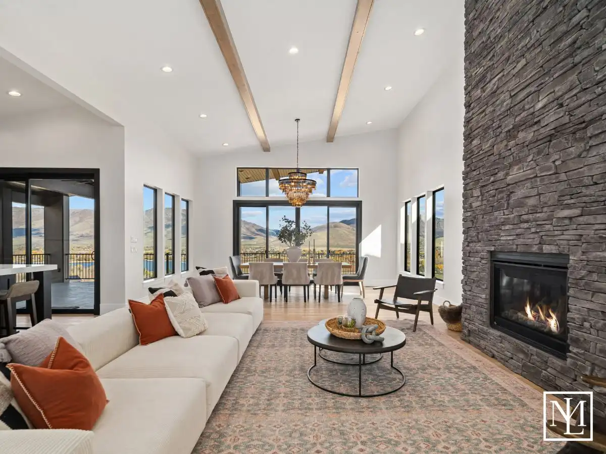 6858 E Summit Peak Cir Huntsville, Utah 84317 Great Room With Fireplace