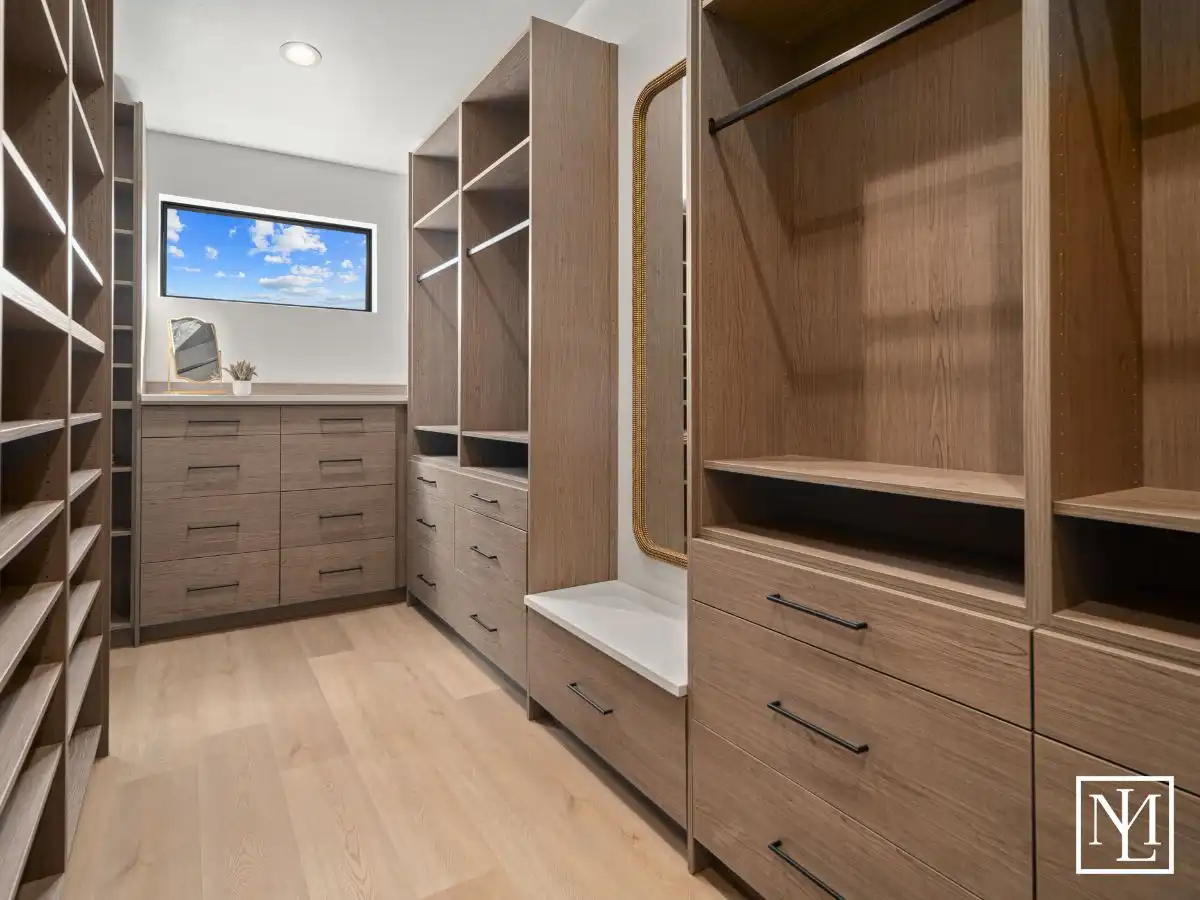 6858 E Summit Peak Cir Huntsville, Utah 84317 Primary Closet