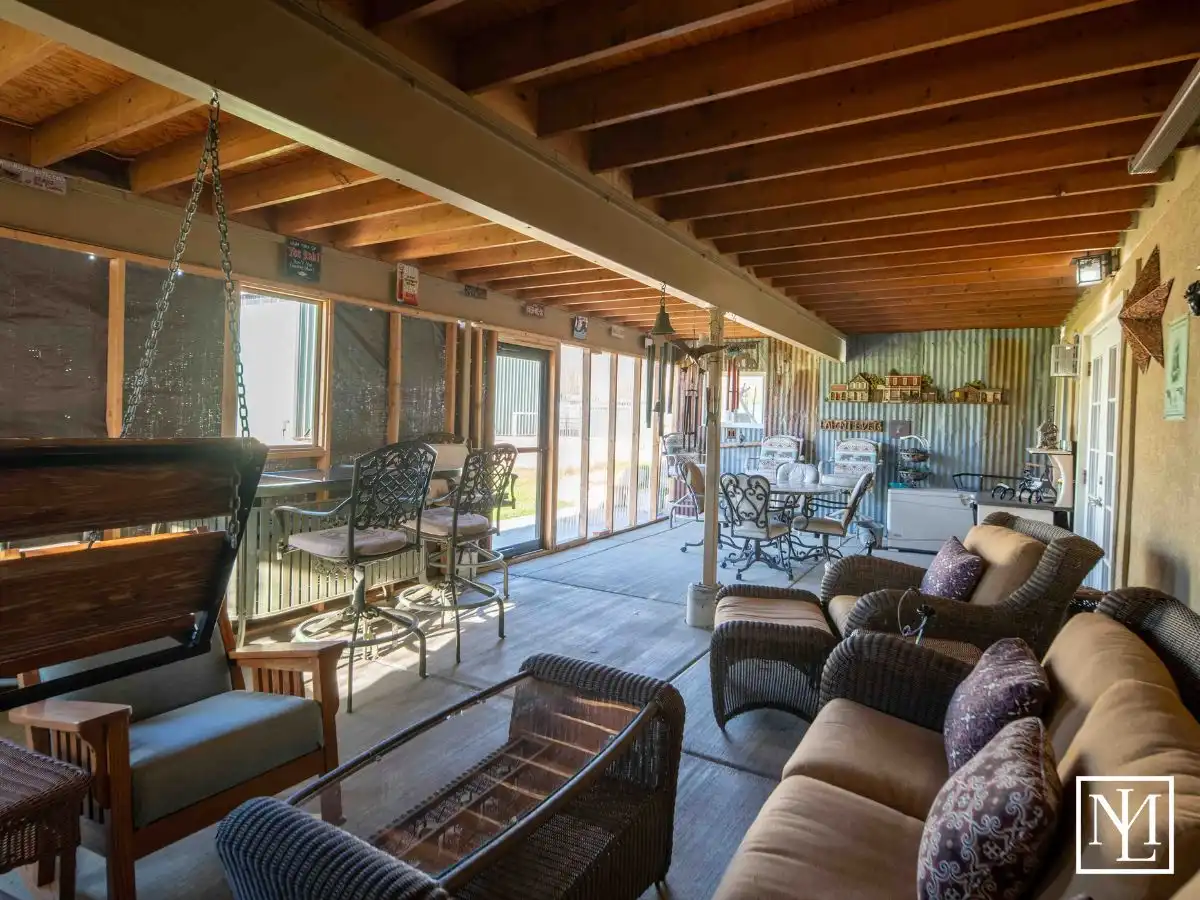 7768 E 1075 N Huntsville, UT Log Home Bonus Room