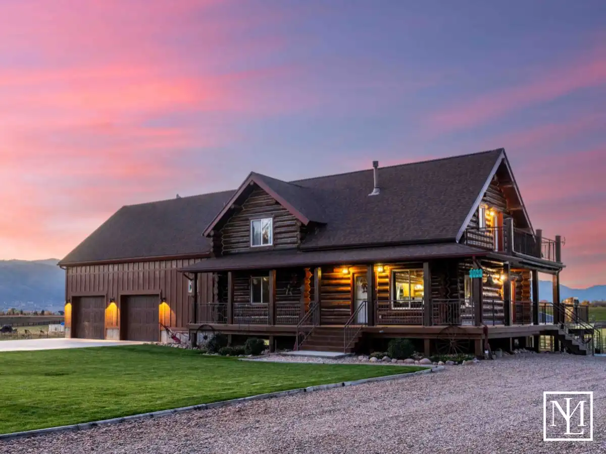 7768 E 1075 N Huntsville, UT Log Home Exterior