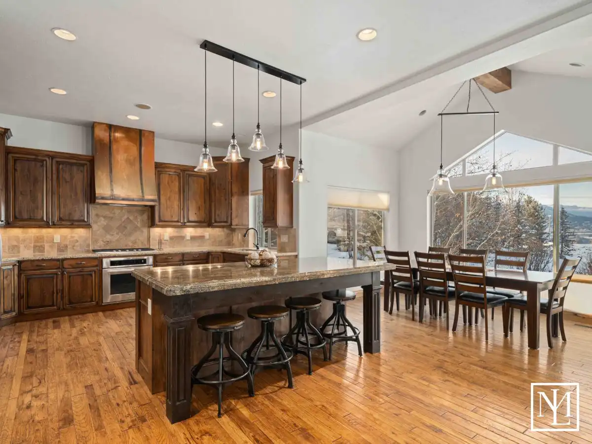 946 S Meadow Lark Ln Huntsville, Utah 84317 Kitchen & Dining Room