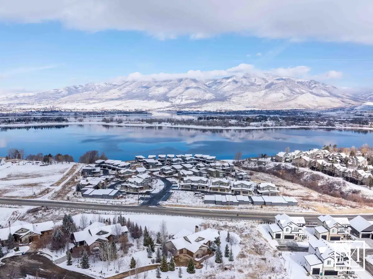 946 S Meadow Lark Ln Huntsville, Utah 84317 Aerial View at Twilight