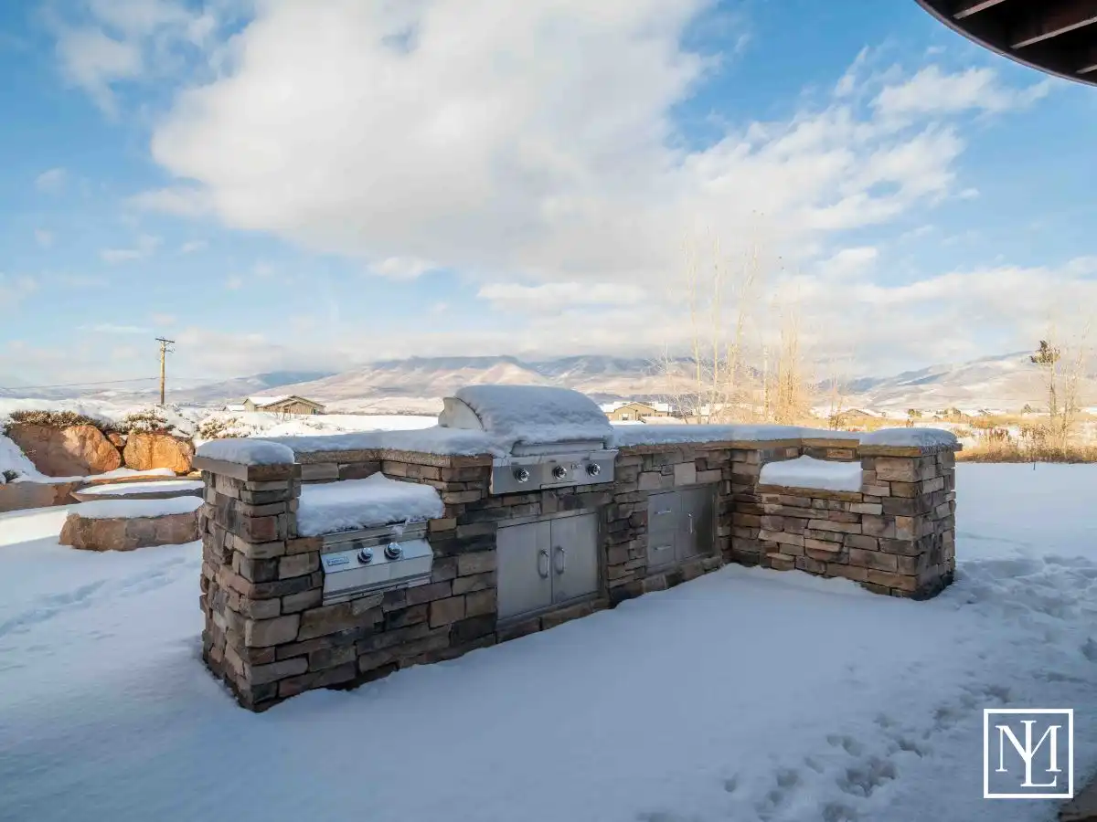 946 S Meadow Lark Ln Huntsville, Utah 84317 Outdoor Kitchen