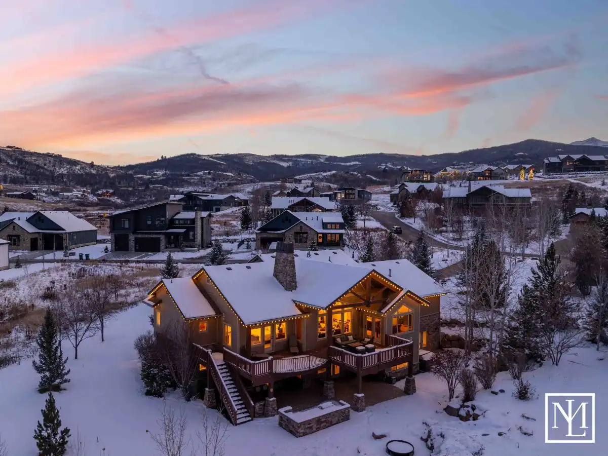 946 S Meadow Lark Ln Huntsville, Utah 84317 Exterior Back View