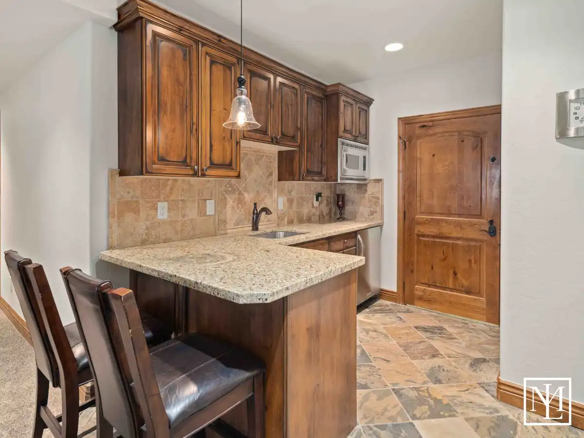 946 S Meadow Lark Ln Huntsville, Utah 84317 Basement Kitchenette