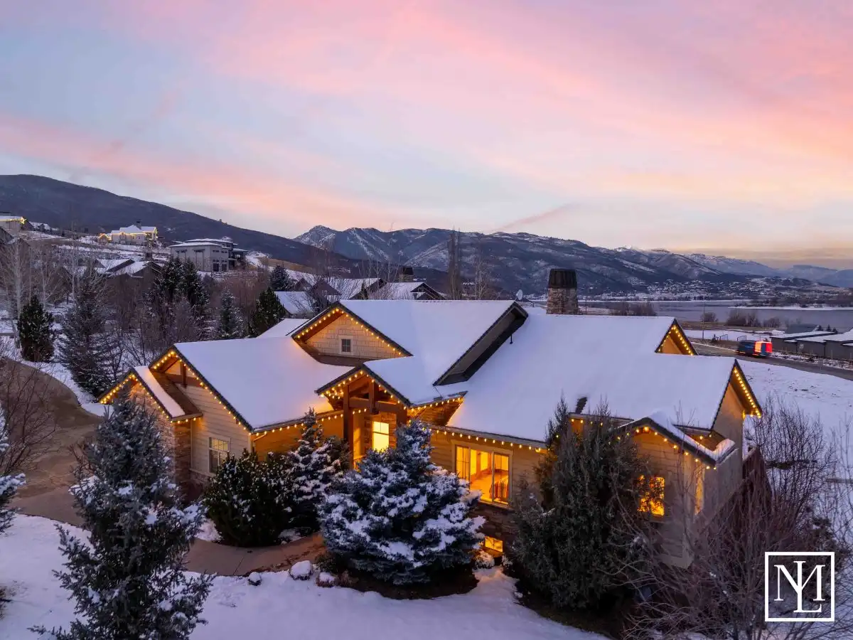 946 S Meadow Lark Ln Huntsville, Utah 84317 Exterior Front View