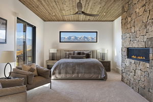033_Bedroom