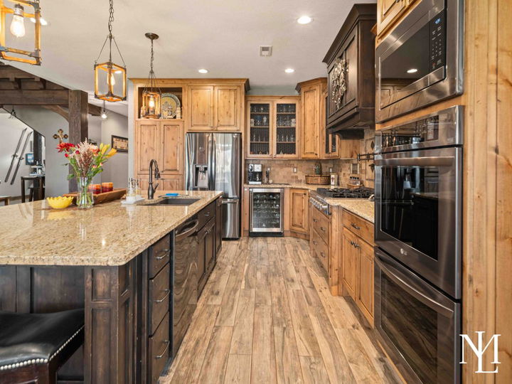 152 N 8750 E Huntsville, Utah 84317 Home's Gourmet Kitchen