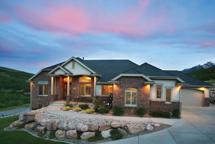 6715 N Weber Dr.