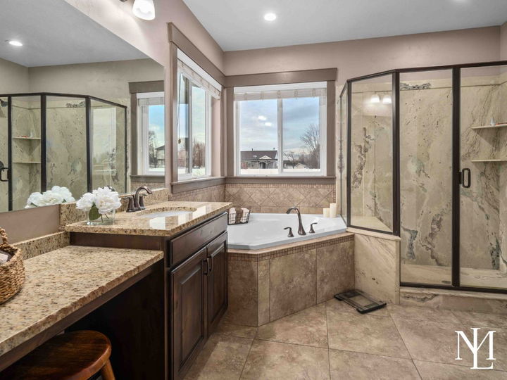 3736 W Hammon Ln Syracuse, Utah 84075 Home's Primary Bathroom