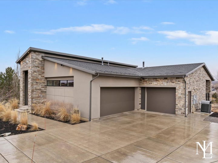 4357 N 4150 E Eden, Utah 84310 Home's Garage
