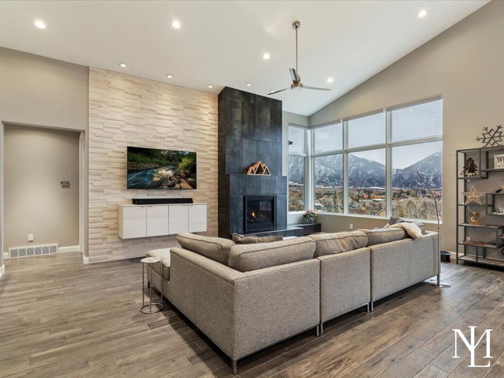 4357 N 4150 E Eden, Utah 84310 Home's Living Room and Grand Fire Place