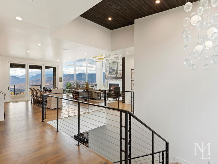 5731 Porcupine Ridge Dr Eden, UT 84310 Home's Entryway