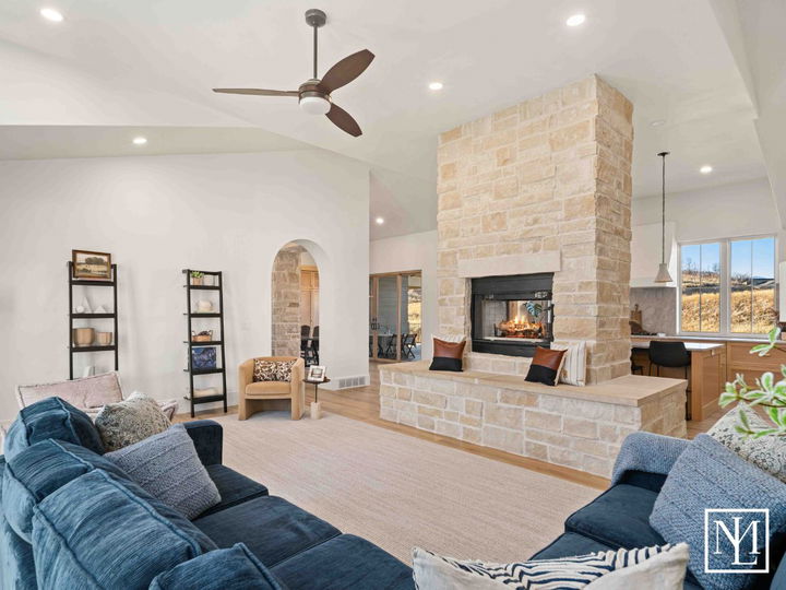 6188 E Hummingbird Pt Huntsville, UT Double Sided Fire Place