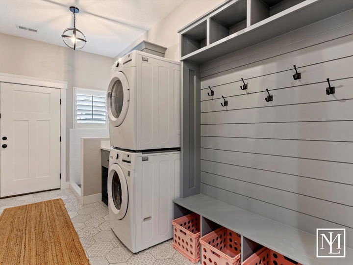 6462 Summit CV Huntsville, UT Home's Mudroom